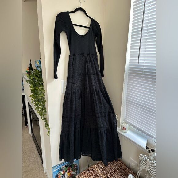 Free People Earth Angel Maxi Long-sleeve Ribbed
Dress black lace (witchy/goth) - Picture 12 of 15